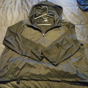 Women's Avia 2 piece windbreaker pull over.